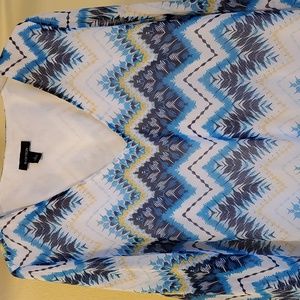 B. Design Women's V-Neck Chevron Print Top in Blue & White